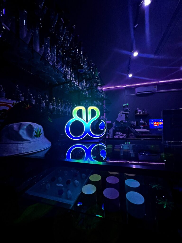 BahBong logo in bong shop