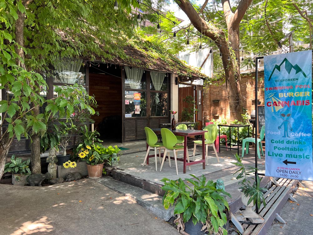 Entrance to Deep Green Deejai Backpackers Chiang Mai