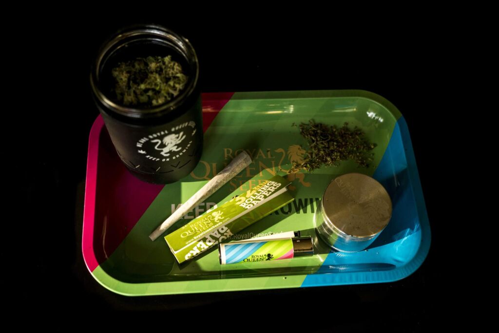 Rolling tray with RQS brand